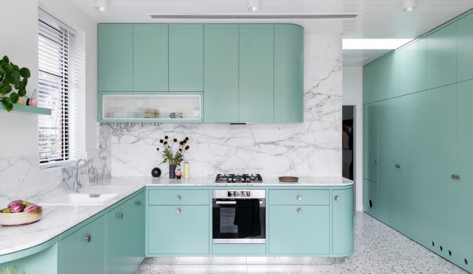 Kitchen in Mint Tones